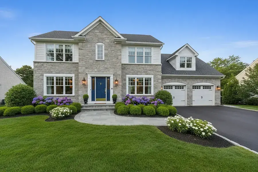 Home Selling Strategies for Connecticut's Competitive Real Estate Market