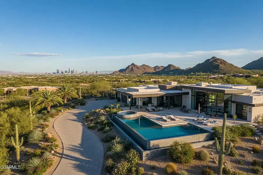 Luxury Homes Under $800K in Greater Phoenix's Fastest-Growing Communities