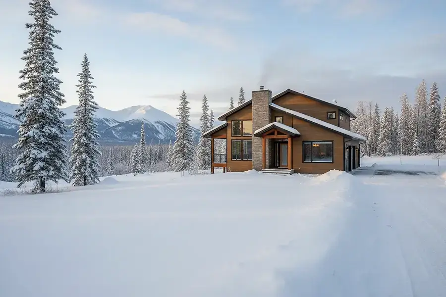 Selling Your Wasilla Home: Pricing Strategies That Attract Buyers