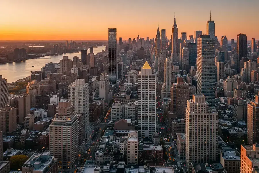 Midtown Manhattan Residential Market: Investment Opportunities and Neighborhood Comparisons