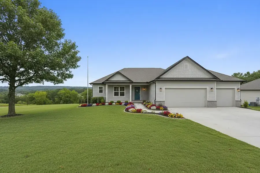 Selling Your Clarksville Home: Timing, Pricing & Market Strategies