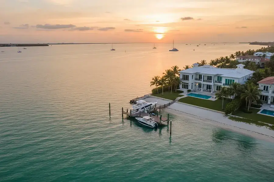 Waterfront Properties in Sarasota, Bradenton & Lakewood Ranch: A Buyer's Guide