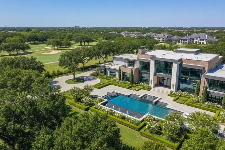The Complete Guide to Luxury Homes in North Dallas Suburbs
