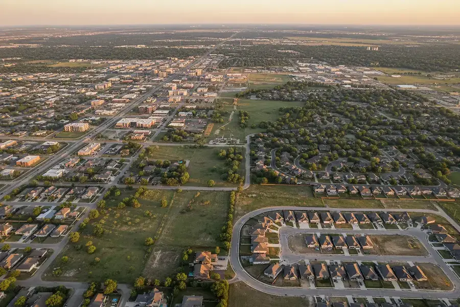 OKC Metro Home Values: Comparing Neighborhoods from Kingfisher to Mustang