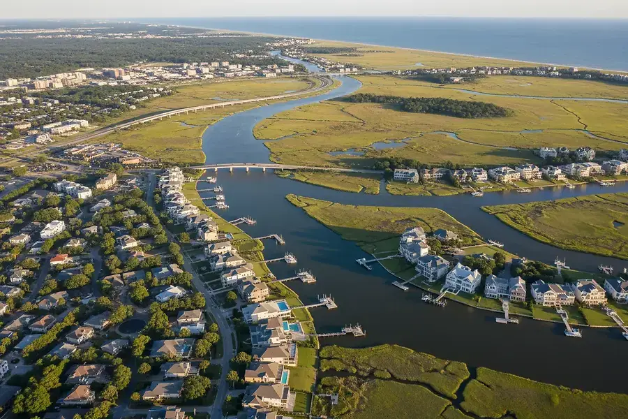 Choosing Between Charleston's Island and Mainland Communities