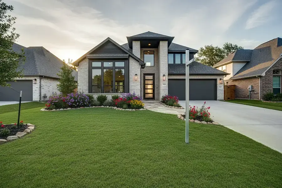 Selling Your Home in Dallas Suburbs: Market Timing and Strategy