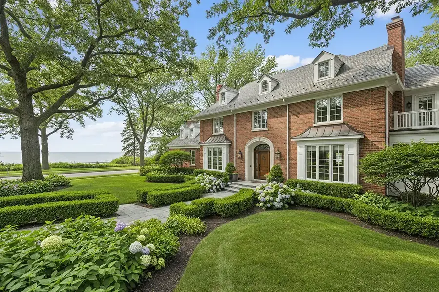 Selling Your Home in Chicago's North Shore: Timing and Strategy