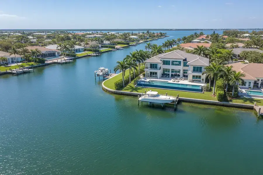 Waterfront Homes in Southwest Florida: Complete Buyer's Guide
