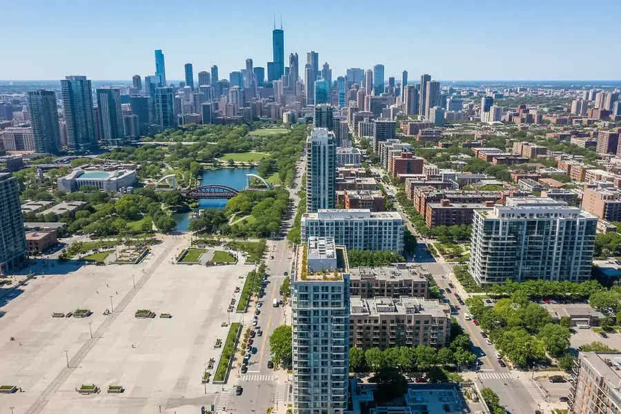 Navigating Chicago's Neighborhood Trends for Smart Home Buying
