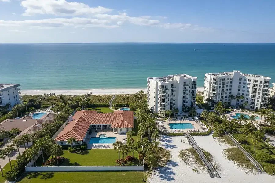 Choosing Between Condo and Single-Family Homes in Southwest Florida