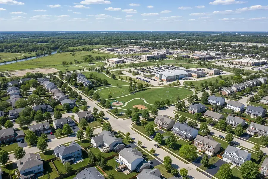 Tinley Park Neighborhood Guide: Schools, Amenities & Property Values