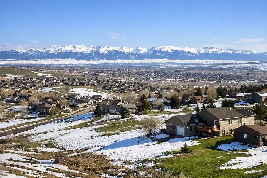 Navigating Gillette's Seasonal Real Estate Market Trends and Timing