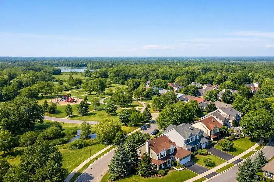 Complete Neighborhood Guide to Finding Your Perfect Home in Lisle, IL