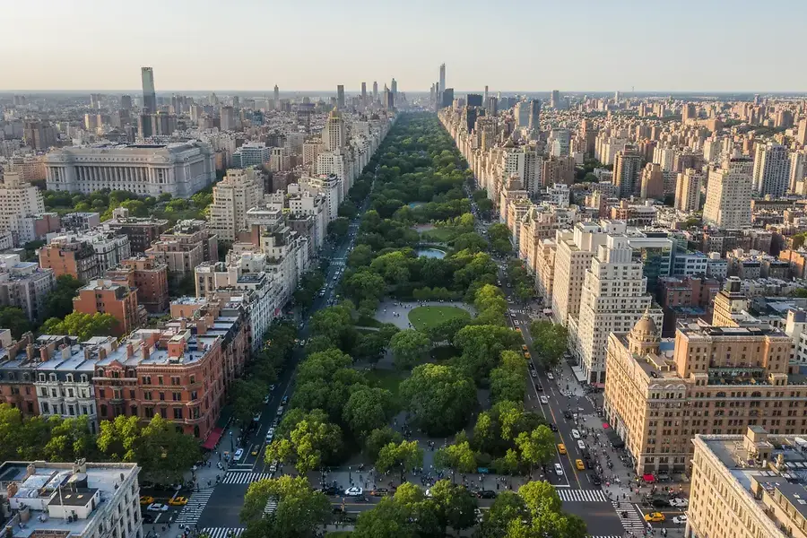 Upper East Side vs Upper West Side: Choosing Your Manhattan Neighborhood