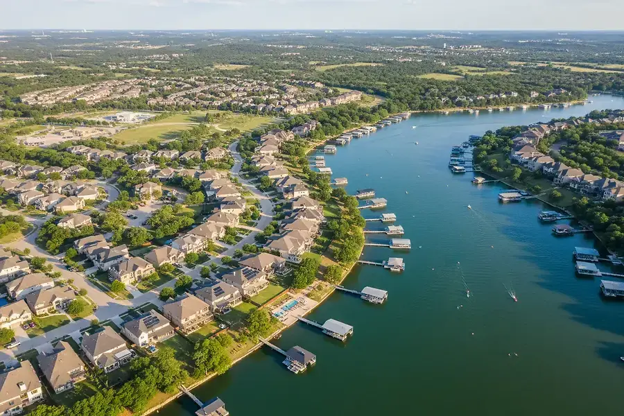 Choosing Between Austin's Suburban Communities and Lake Living