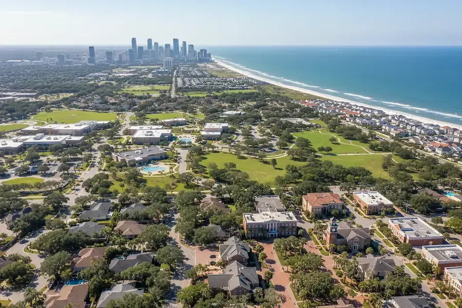 What to Expect When Buying in Orlando's Suburban Communities