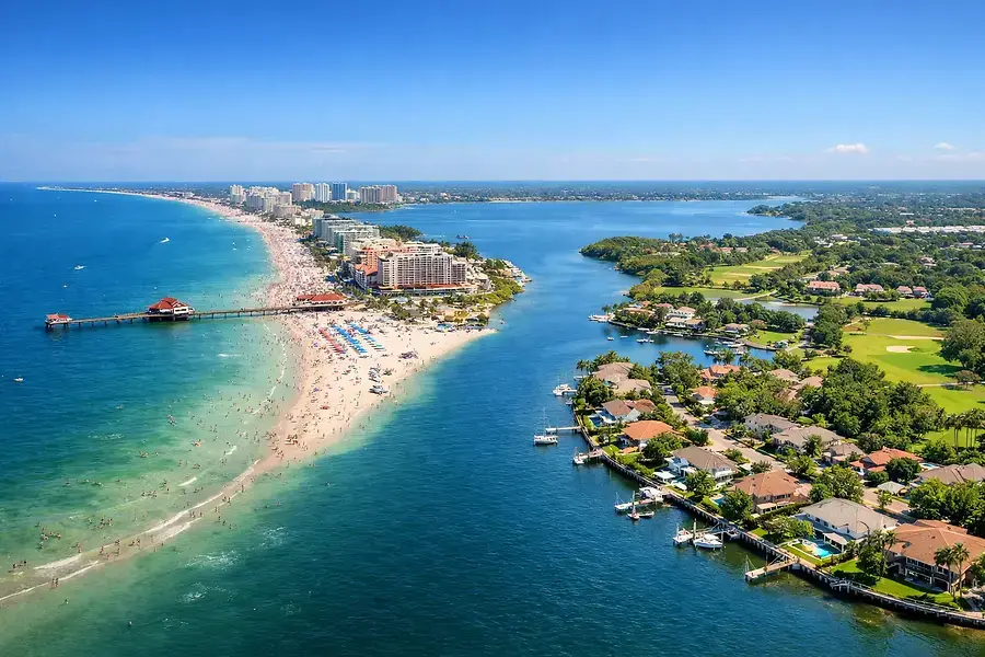 Choosing Between Clearwater Beach and Palm Harbor: A Homebuyer's Guide