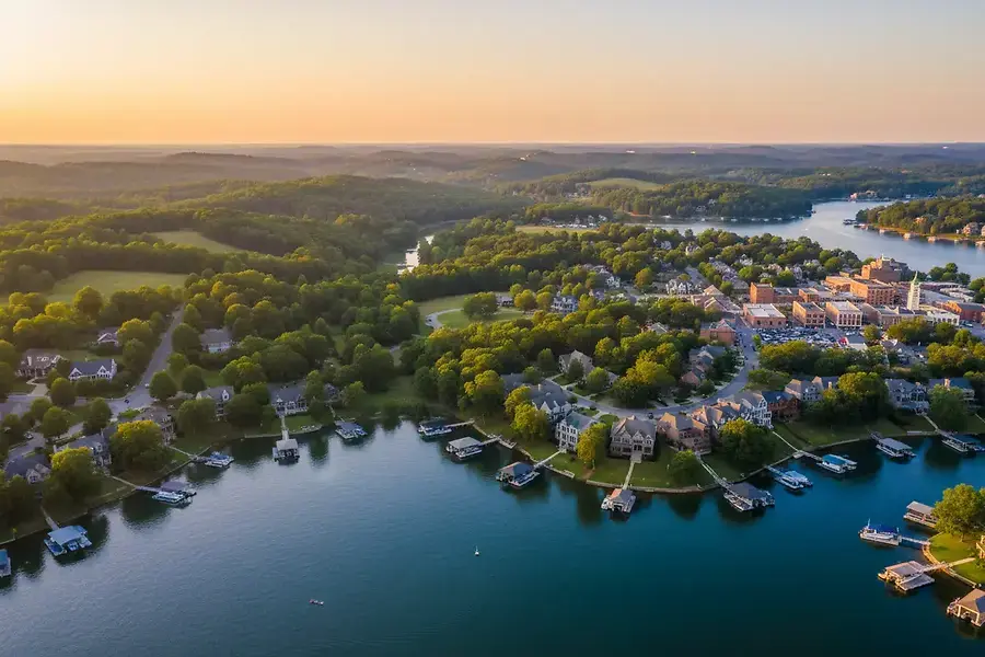 Choosing Between Lake Communities and Small Towns in Central Georgia