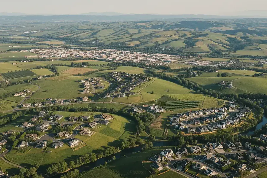 Willamette Valley Property Investment: Market Analysis Across 21 Communities