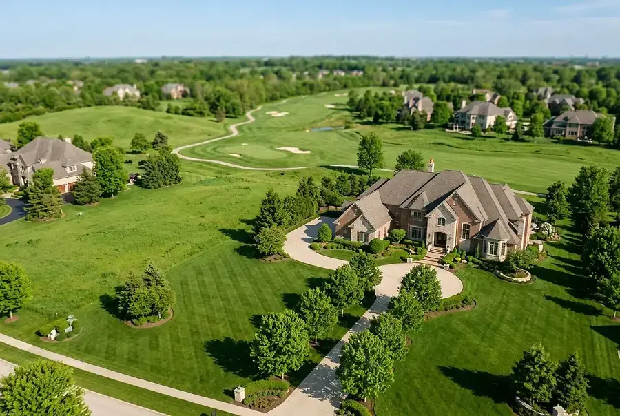 Upscale Residential Communities in Chicago's Western Suburbs: A Buyer's Guide