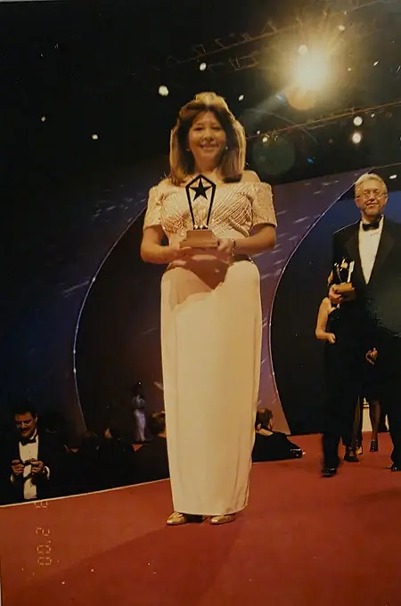 2000 Re/max International convention in las Vegas
Receiving an Award 100% Club