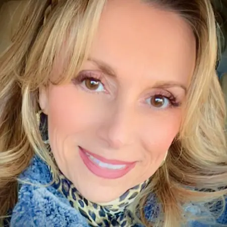 Kimberly Ferris Holmes