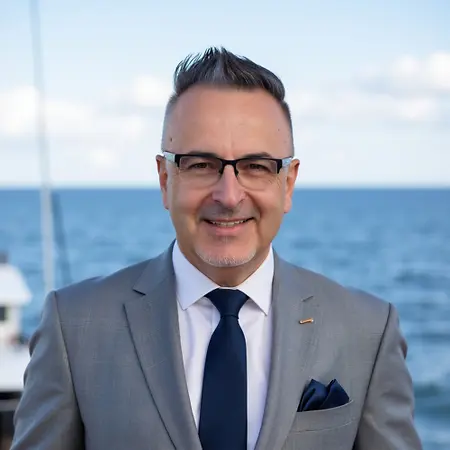 Robert J. Pape, Associate Broker and Team Leader on BestAgents